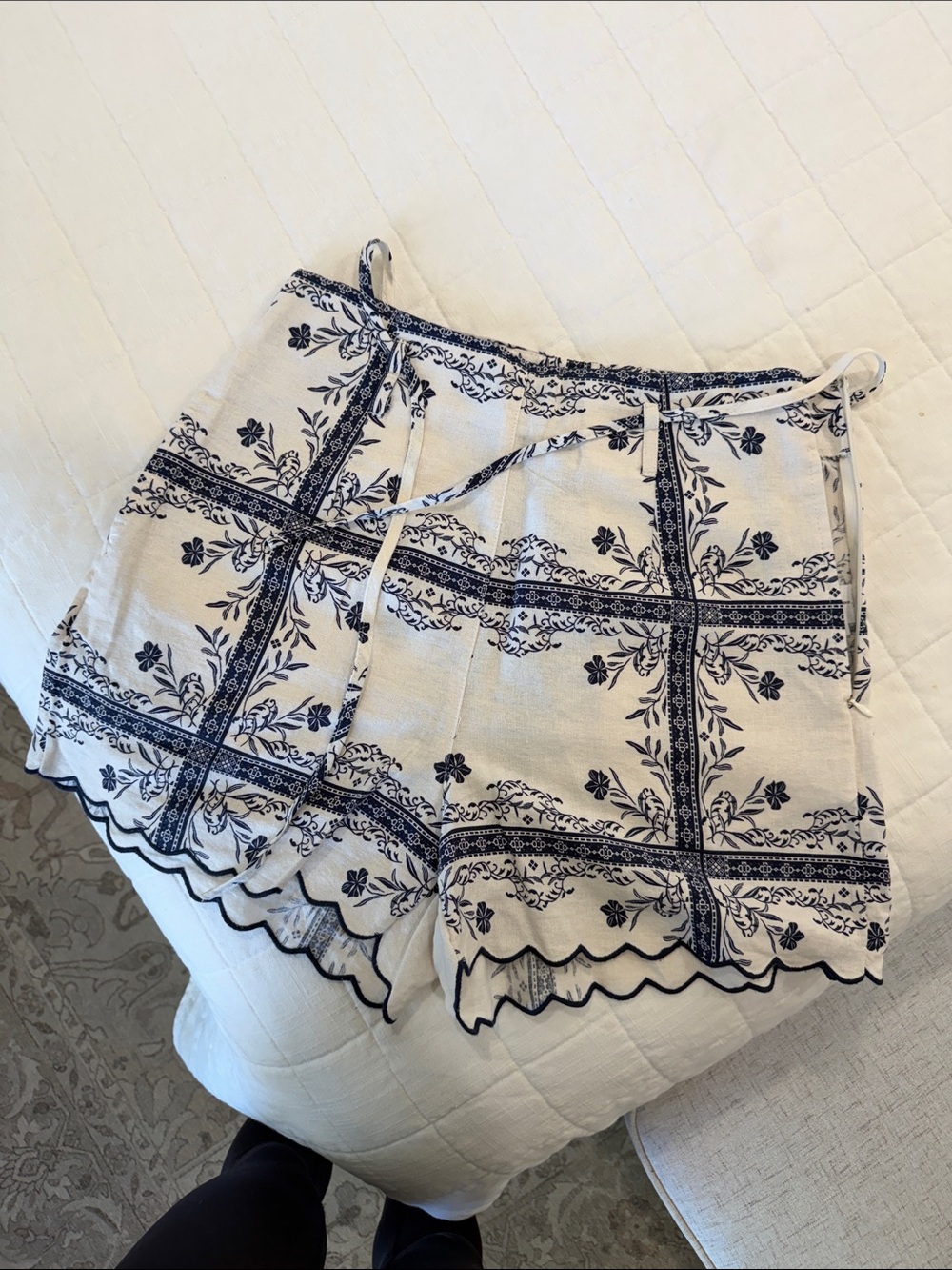 Target Women’s Scallop-Hem Printed Linen Shorts - Navy on White